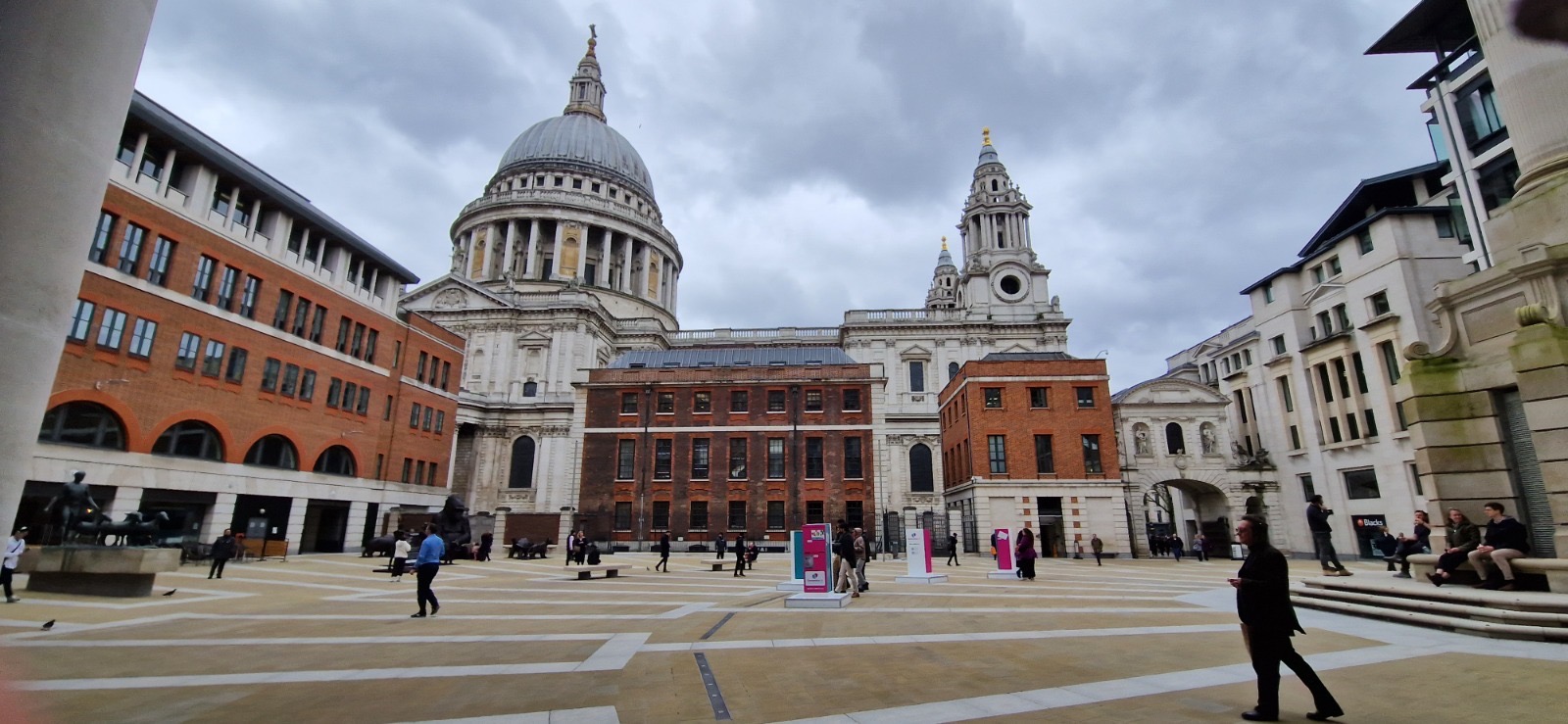 Image of St. Pauls Cathedral from Paternoster Square